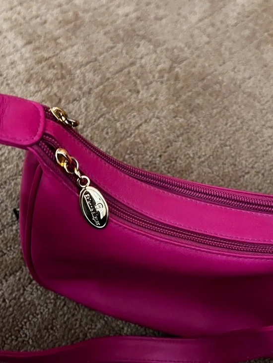 Etienne Aigner small pink leather  shoulder bag with gold hardware - Picture 2 of 7